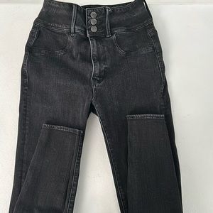 American Eagle 4 Regular-super high rise, 360 super stretch jegging. Like new!